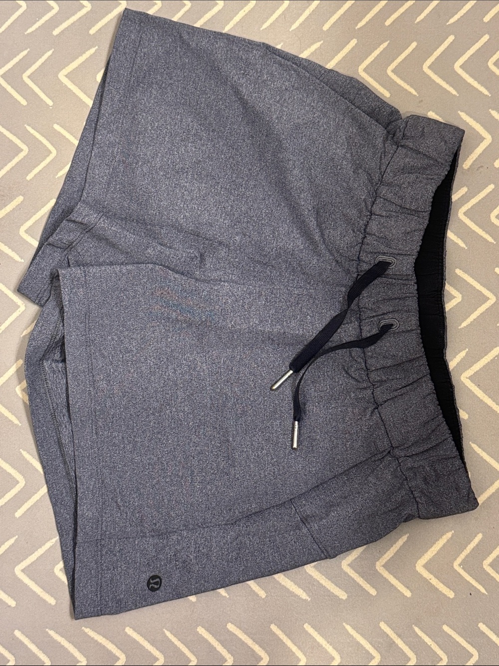 lululemon athletica Men's Heather Navy Drawstring Jogger Shorts
